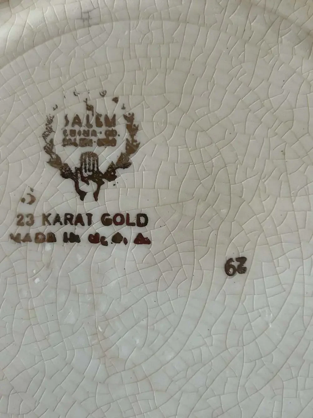 Vintage Salem China Bird of Paradise Victory Pattern Plate w/ 23 Karat Gold Trim